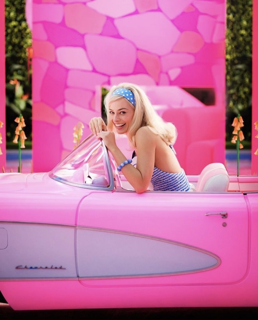 'Barbie' Teaser Trailer: Margot Robbie és Ryan Gosling ragoygnak a szemet gyönyörködtető első felvételen.