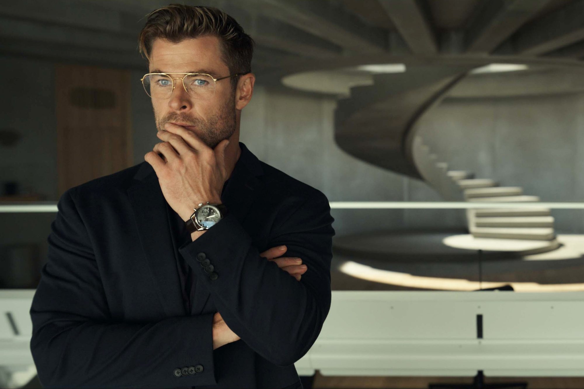 Chris Hemsworth egy futurisztikus börtönt vezet a Netflix Pókfej című filmjében