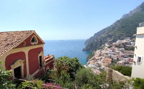 Ez a felújított villa Positano történelmi központjában áll, és számos híresség megfordult már itt