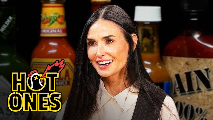 Demi Moore csípős csirkeszárnyakkal ünnepelte születésnapját