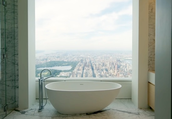 Magasan Manhattan utcái felett, a 432 Park Avenue 96. emeletén található a legdrágább penthouse a világ harmadik legmagasabb lakóépületében